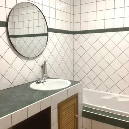 Apartment Mac Auliffe